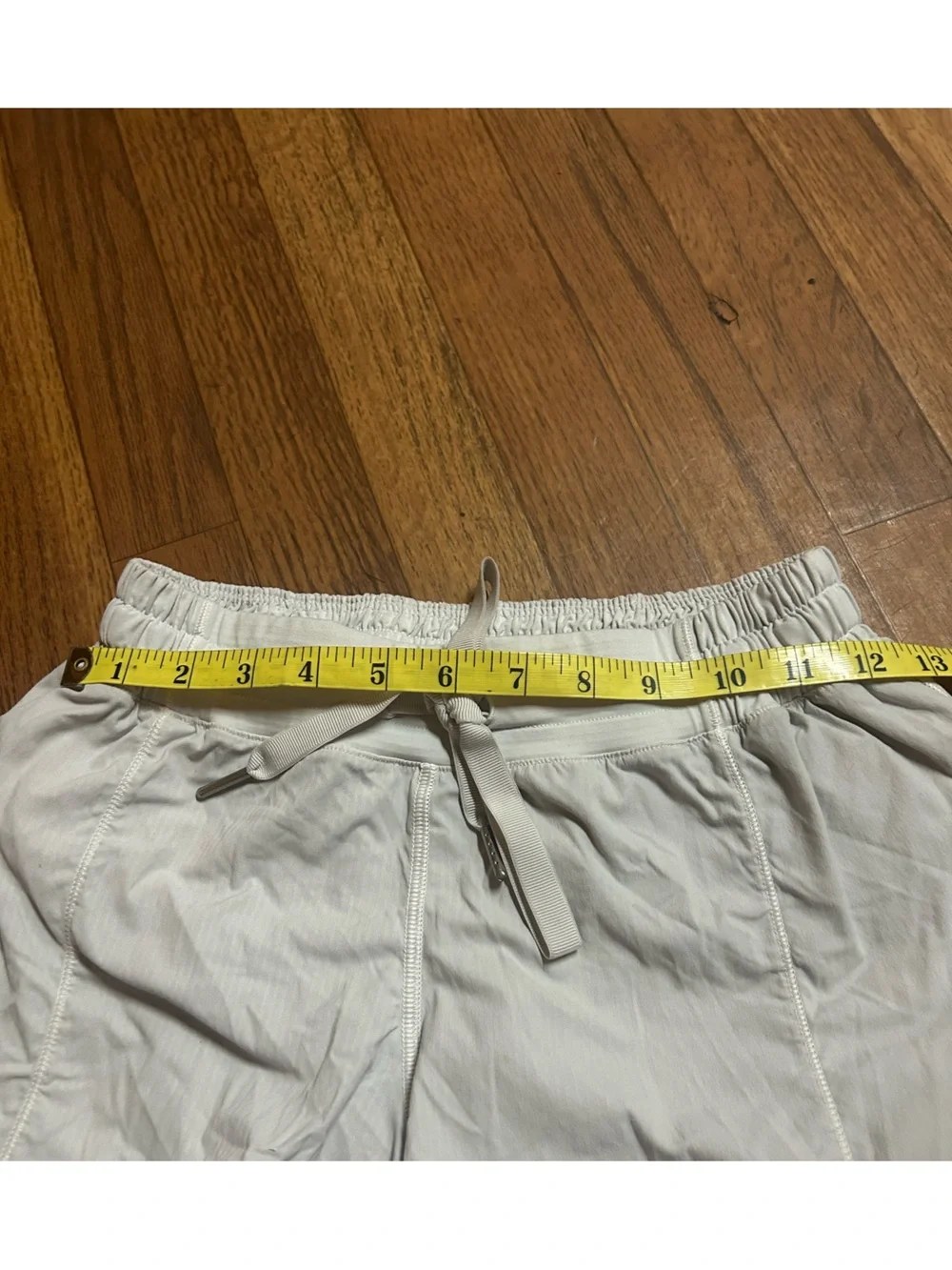 lululemon athletica Women's Cream Athletic Running Shorts